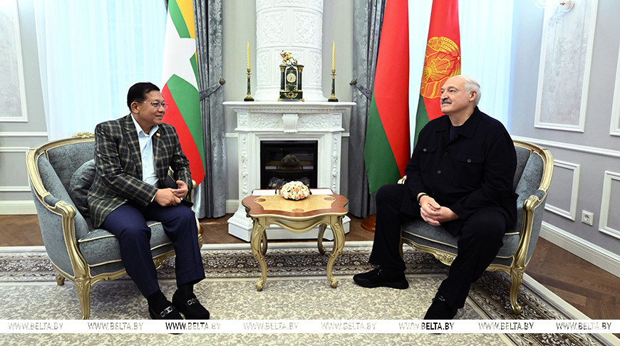 Presidents of Belarus, Myanmar in informal meeting on eve of official negotiations